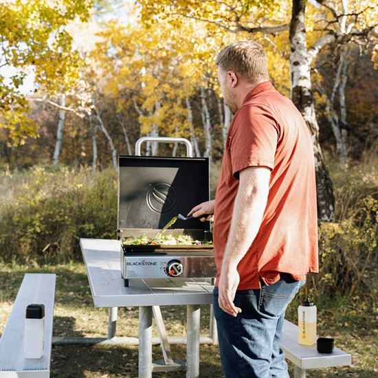 Blackstone ORIGINAL Series 1814 Tabletop Griddle with Hood, 12,500 Btu, Propane, 1-Burner, Side Shelf Included: No - VORG7408875